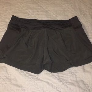Lululemon black mesh side panel shorts